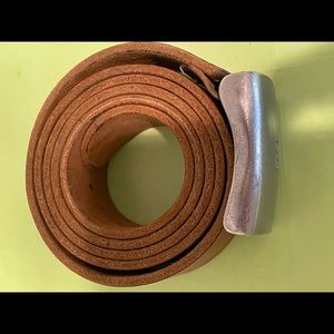 Banana Republic Mens Brown Belt. Size 40.